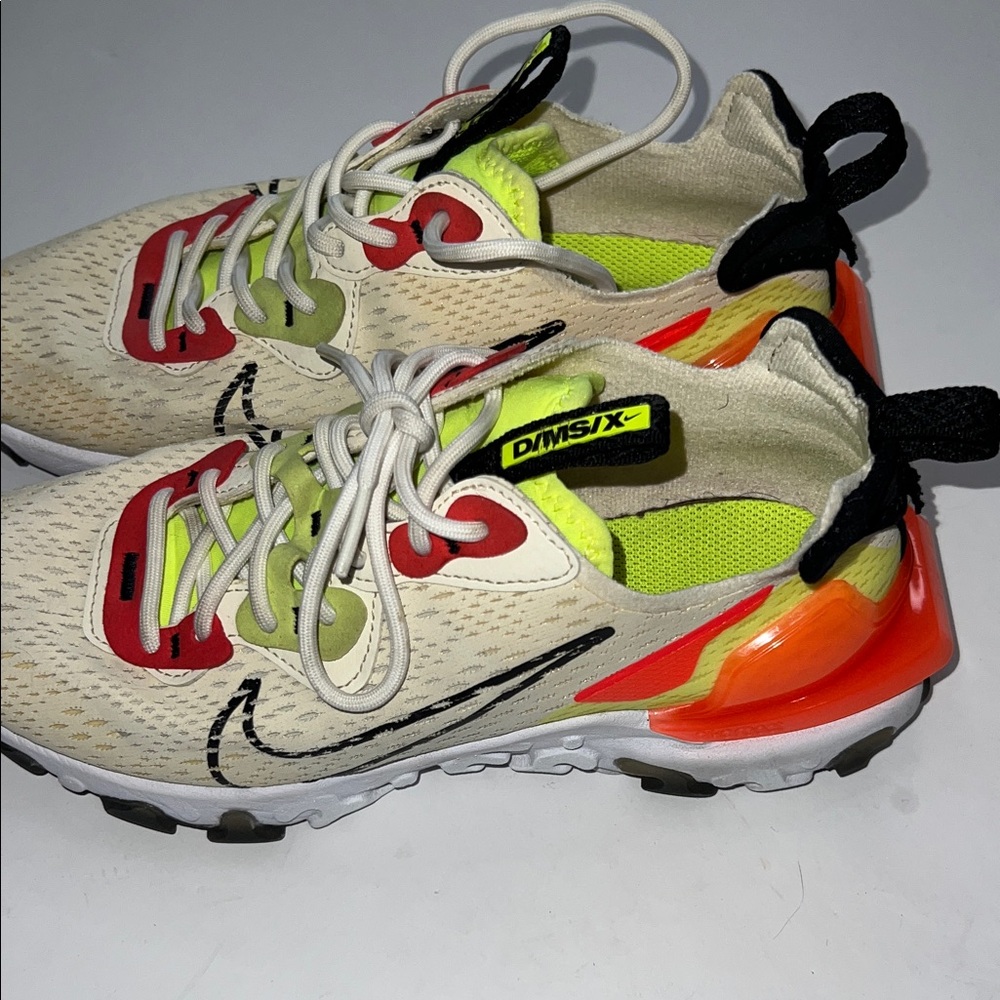 Nike Women’s Reaction Vision D/MS/X Tennis Shoes - Picture 3 of 11